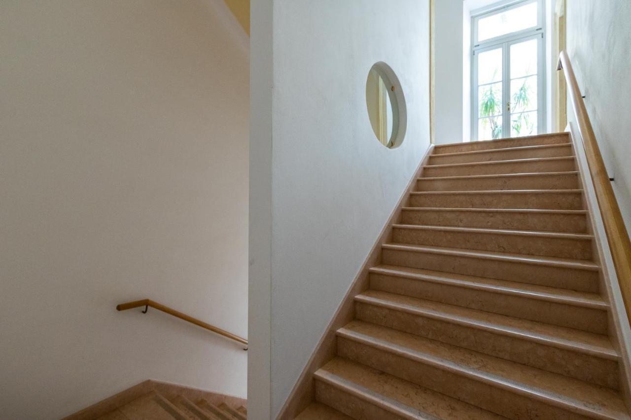 Ad Verona Flat Bagian luar foto